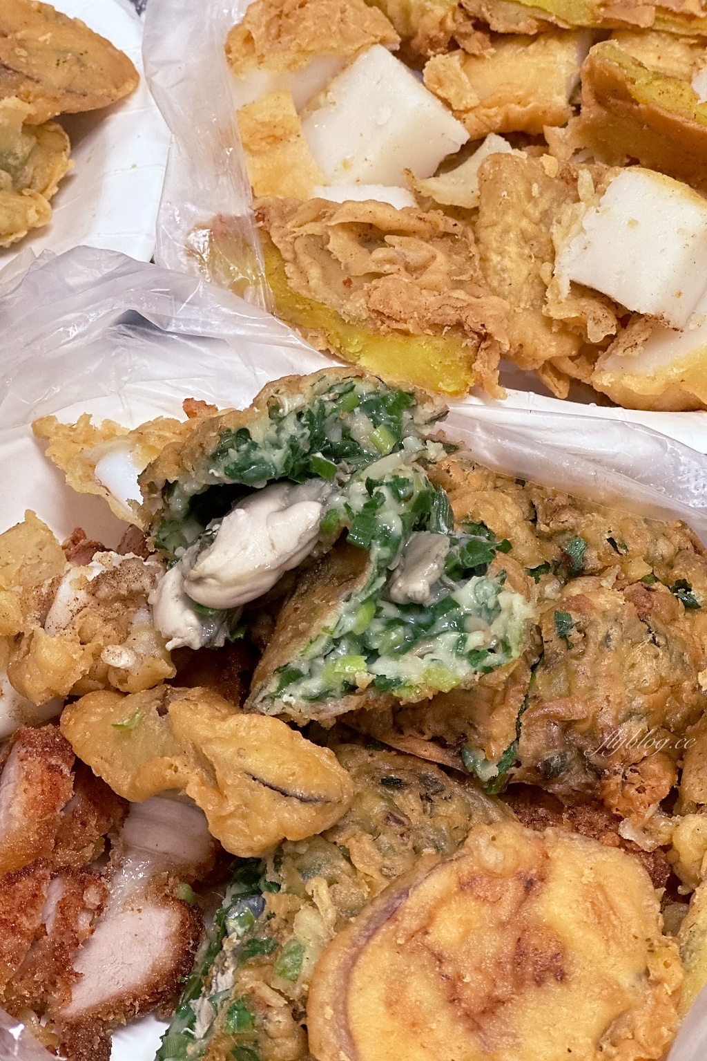 台中西區｜向上市場炸粿，下午3點半才出沒，隱身市場裡的炸粿老攤 @飛天璇的口袋