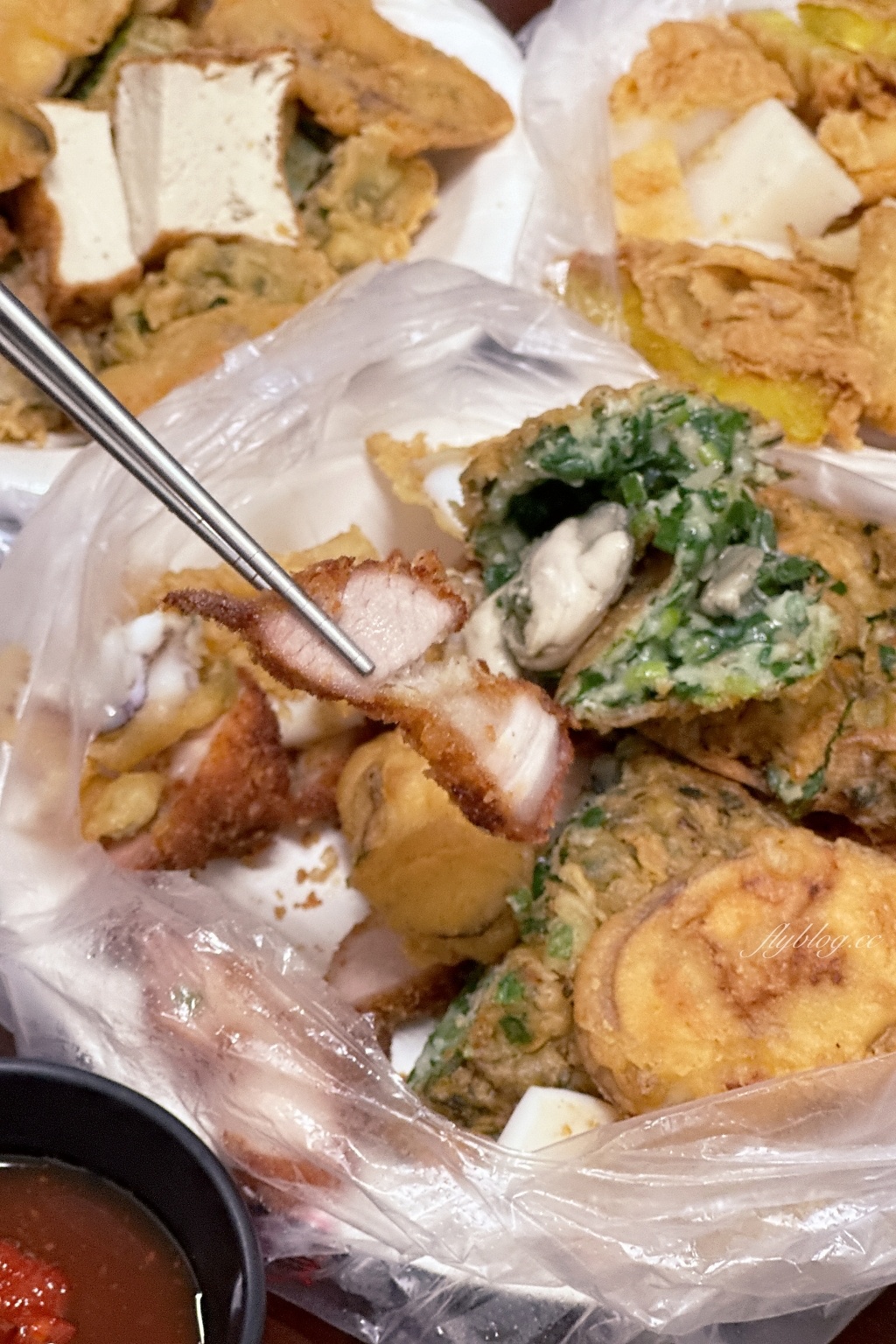 台中西區|向上市場炸粿,下午3點半才出沒,隱身市場裡的炸粿老攤 @飛天璇的口袋 台中西區|向上市場炸粿,下午3點半才出沒,隱身市場裡的炸粿老攤 @飛天璇的口袋