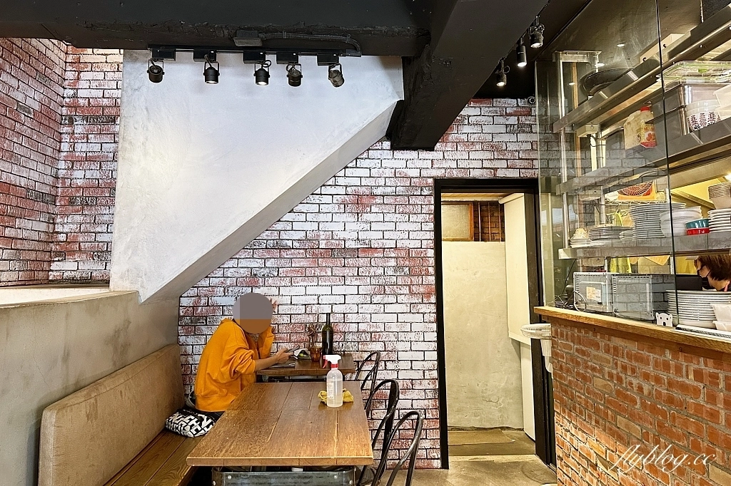 台中西區｜Juggler Cafe，台中道地澳式早午餐店推薦，隱身廣三SOGO百貨後方巷子內 @飛天璇的口袋
