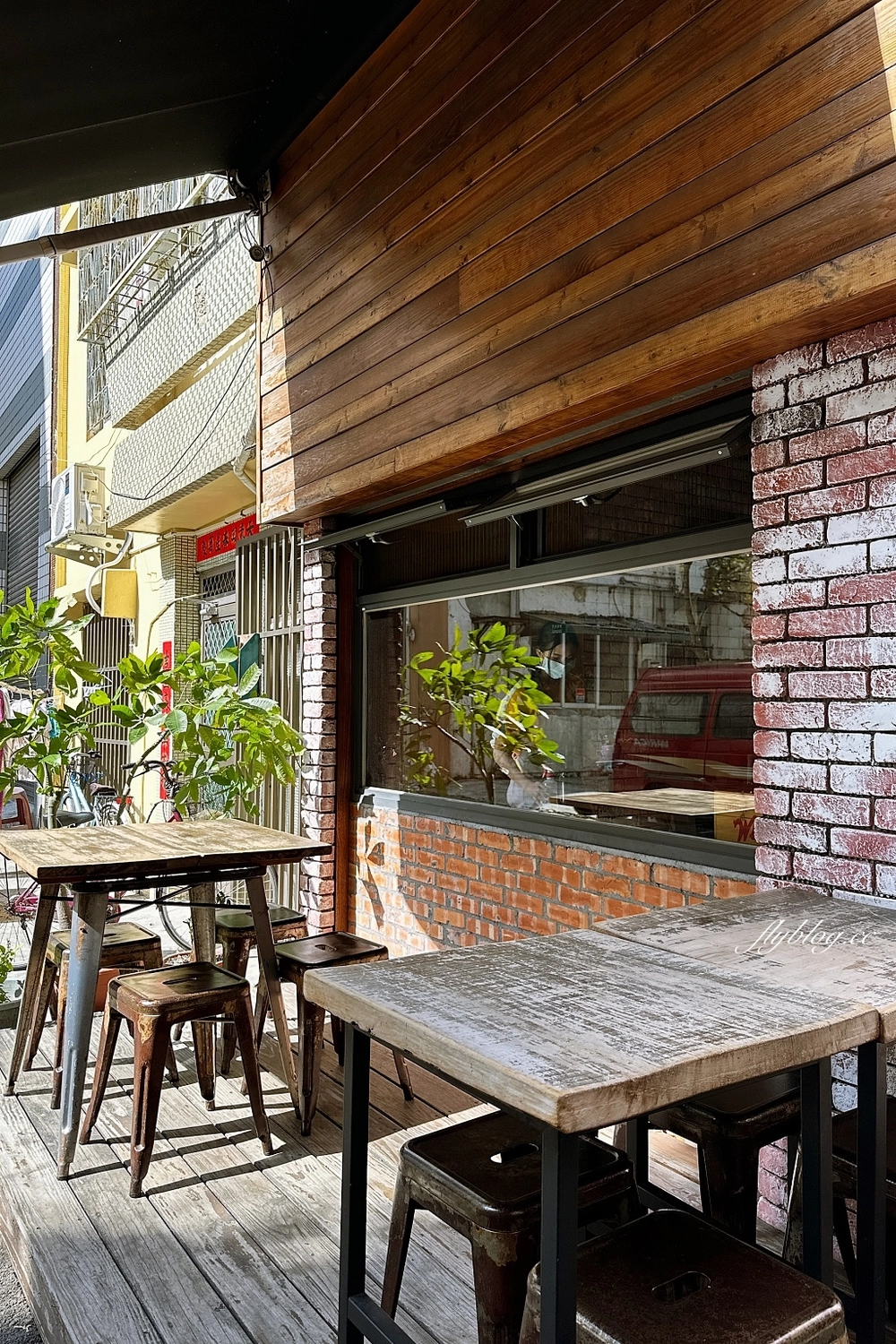 台中西區｜Juggler Cafe，台中道地澳式早午餐店推薦，隱身廣三SOGO百貨後方巷子內 @飛天璇的口袋