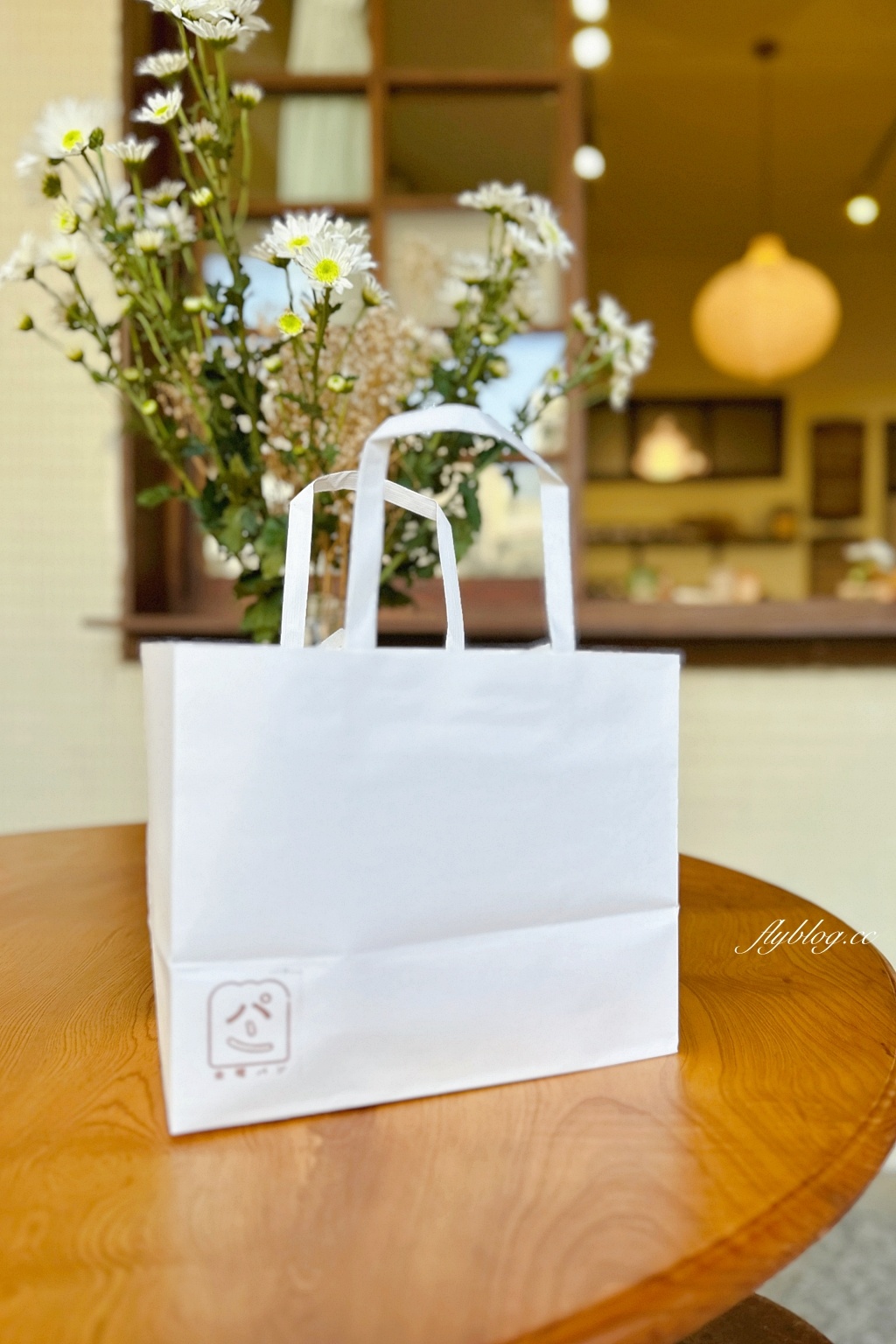 台中西區｜金曜生吐司&肉桂捲，從市集起家的純素烘焙麵包，有可愛的草莓三明治和肉桂捲 @飛天璇的口袋