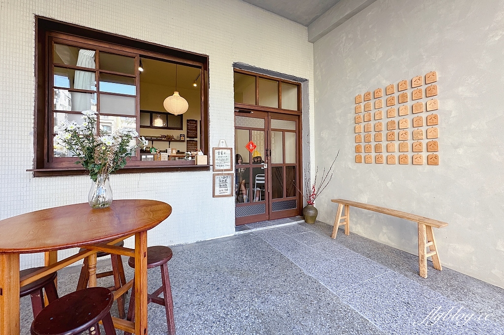 台中西區｜金曜生吐司&肉桂捲，從市集起家的純素烘焙麵包，有可愛的草莓三明治和肉桂捲 @飛天璇的口袋