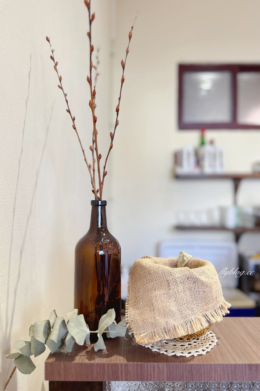 台中西區｜金曜生吐司&肉桂捲，從市集起家的純素烘焙麵包，有可愛的草莓三明治和肉桂捲 @飛天璇的口袋