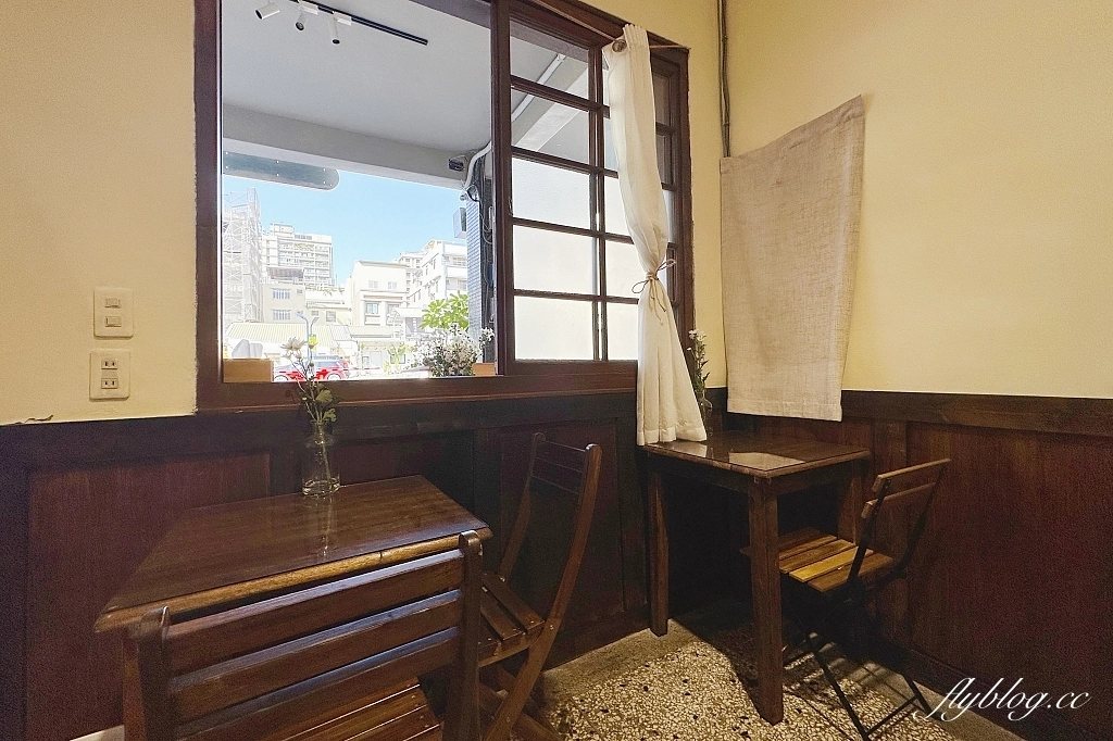 台中西區｜金曜生吐司&肉桂捲，從市集起家的純素烘焙麵包，有可愛的草莓三明治和肉桂捲 @飛天璇的口袋