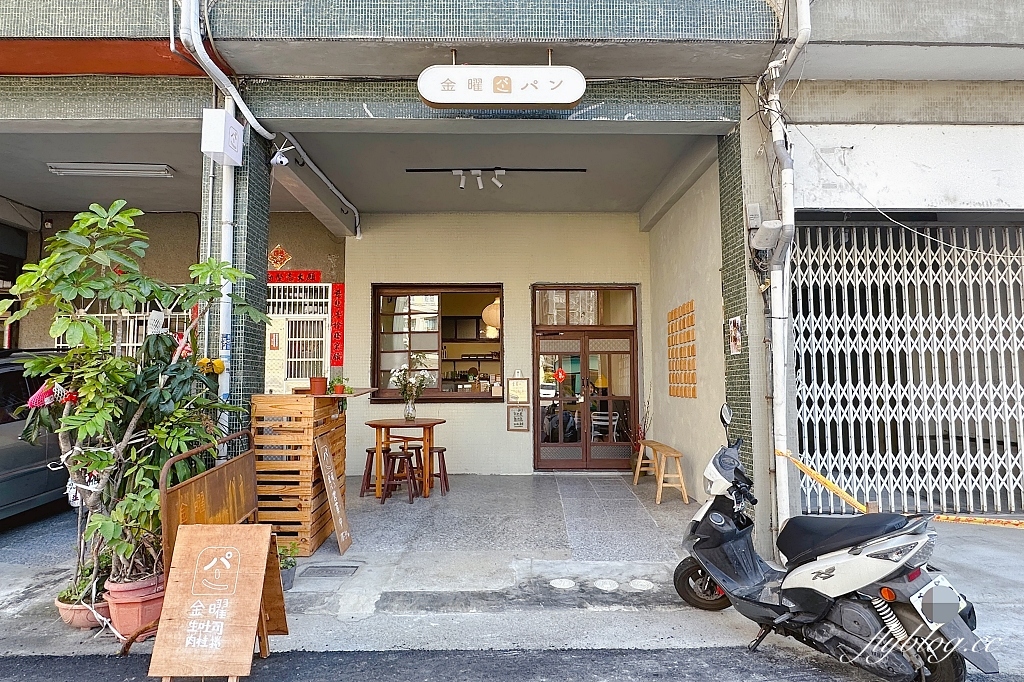 台中西區｜金曜生吐司&肉桂捲，從市集起家的純素烘焙麵包，有可愛的草莓三明治和肉桂捲 @飛天璇的口袋