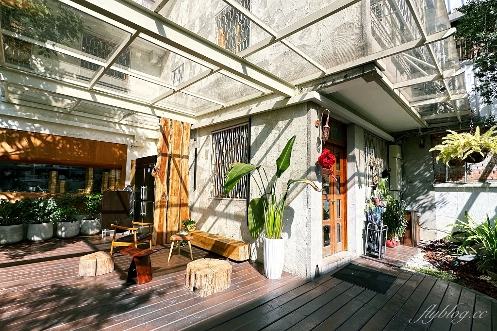 台中西區｜祥戎華茶餐室，美術館周邊巷弄裡的港式飲茶，生意好到沒預約吃不到 @飛天璇的口袋