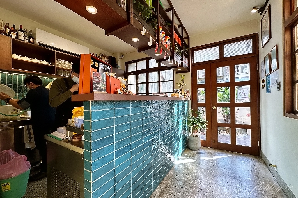 台中西區｜祥戎華茶餐室，美術館周邊巷弄裡的港式飲茶，生意好到沒預約吃不到 @飛天璇的口袋