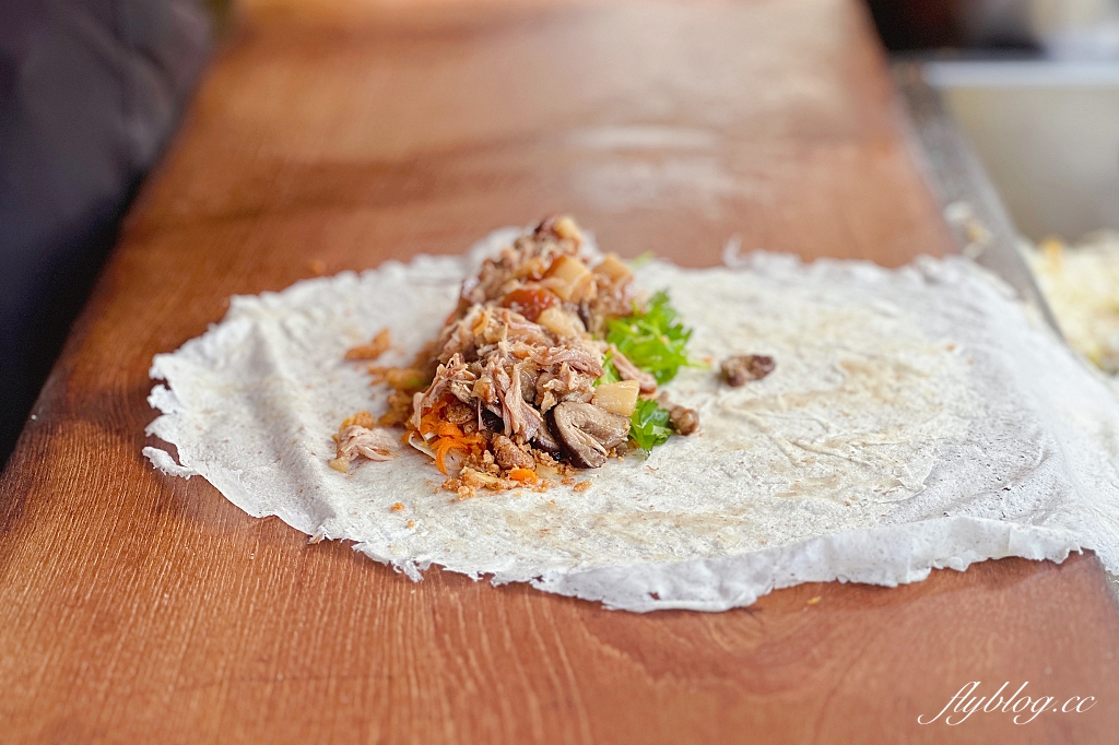 台中北屯｜阿靜の潤餅，原第二市場20年潤餅老店，北屯新一點利黃昏市場也吃得到了 @飛天璇的口袋