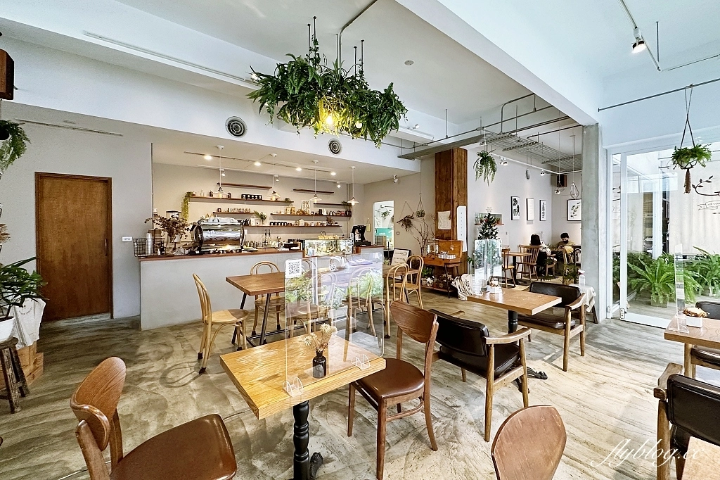 桃園中壢｜綠沐恬拾 Caf&eacute; & P&acirc;tisserie，佈滿植栽的溫室風咖啡館，品嚐甜點的同時也享受生活美學 @飛天璇的口袋