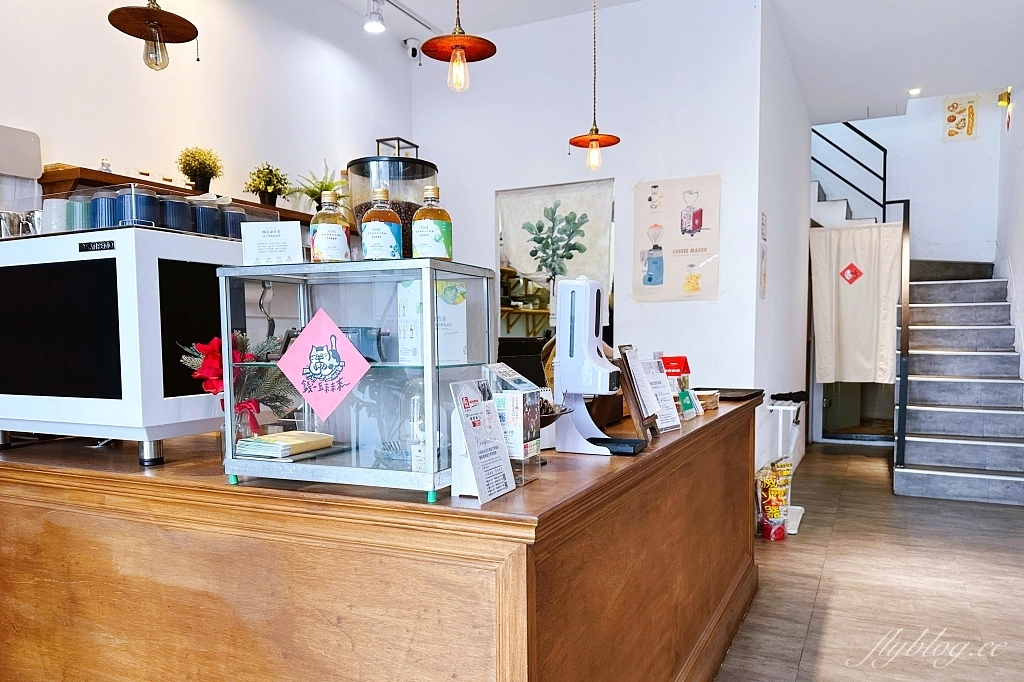 台中西區｜凡日 bread & meal，充滿文青風的老宅早午餐，還有季節限定草莓甜點 @飛天璇的口袋