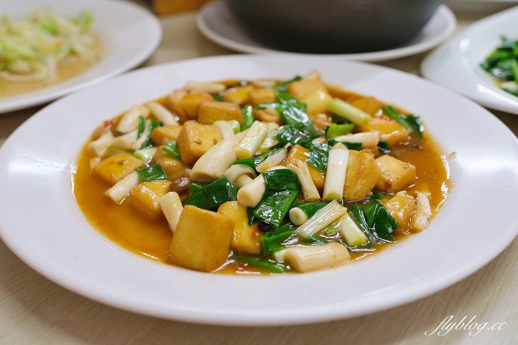 宜蘭三星｜欣欣食堂，三星古早味台菜料理，整盤三星蔥霸氣上桌，蚵麵線大顆又新鮮 @飛天璇的口袋