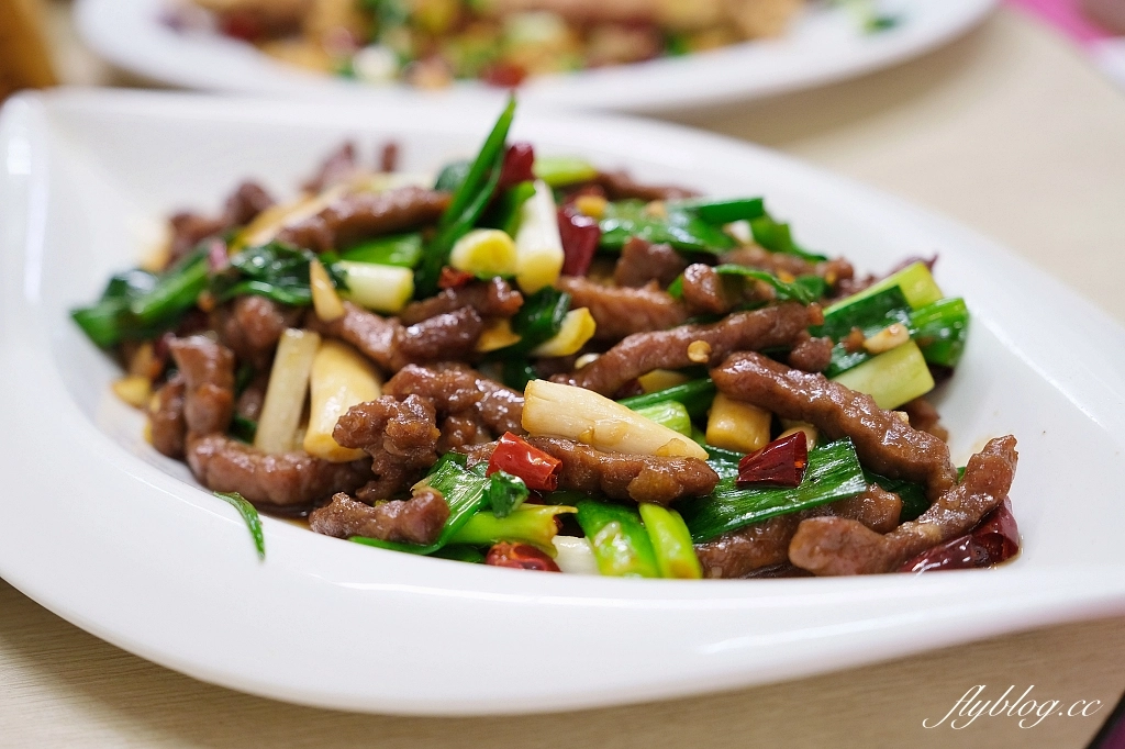 宜蘭三星｜欣欣食堂，三星古早味台菜料理，整盤三星蔥霸氣上桌，蚵麵線大顆又新鮮 @飛天璇的口袋