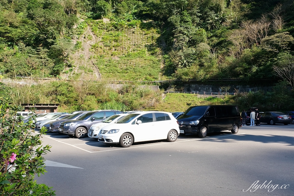 宜蘭大同｜鳩之澤溫泉，群山環繞的夢幻藍湖溫泉，還可以煮溫泉蛋和溫泉玉米 @飛天璇的口袋