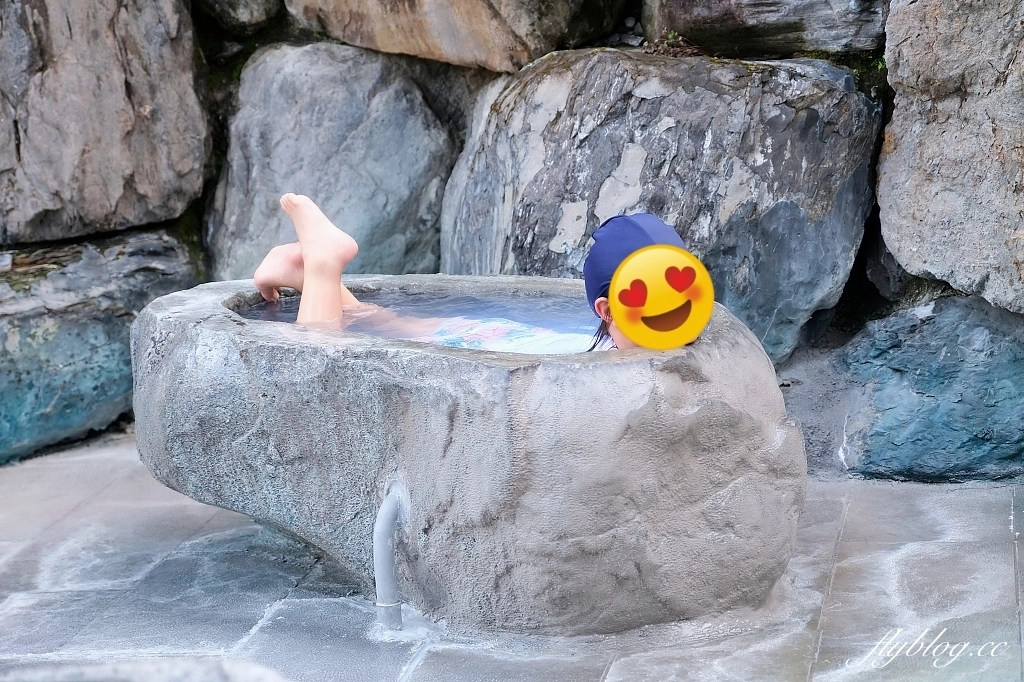 宜蘭大同｜鳩之澤溫泉，群山環繞的夢幻藍湖溫泉，還可以煮溫泉蛋和溫泉玉米 @飛天璇的口袋