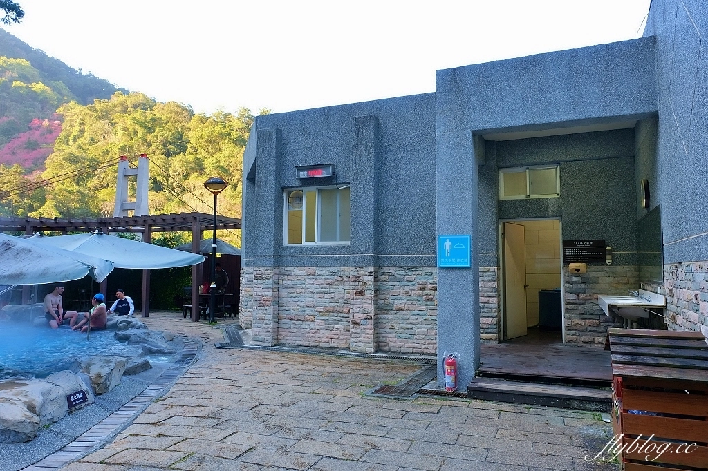宜蘭大同｜鳩之澤溫泉，群山環繞的夢幻藍湖溫泉，還可以煮溫泉蛋和溫泉玉米 @飛天璇的口袋