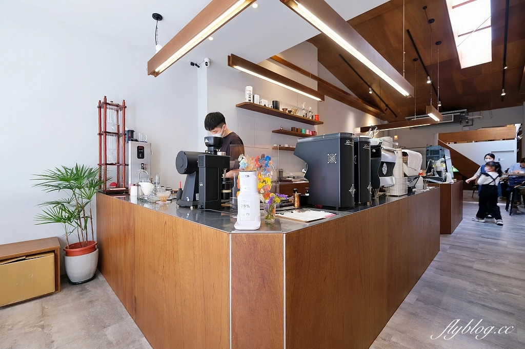 彰化員林｜All In Coffee，員林優質咖啡館，必點花生千層蛋糕和布丁 @飛天璇的口袋