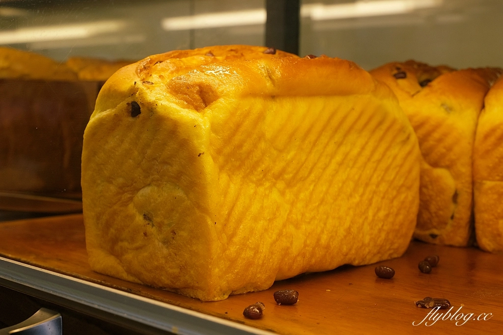 雲林林內｜永光餅行．超邪惡的爆漿菠蘿麵包，雲林在地50年團購美食 @飛天璇的口袋