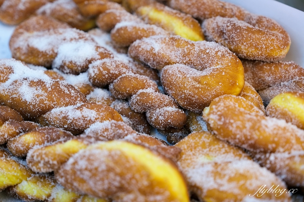 雲林林內｜永光餅行．超邪惡的爆漿菠蘿麵包，雲林在地50年團購美食 @飛天璇的口袋