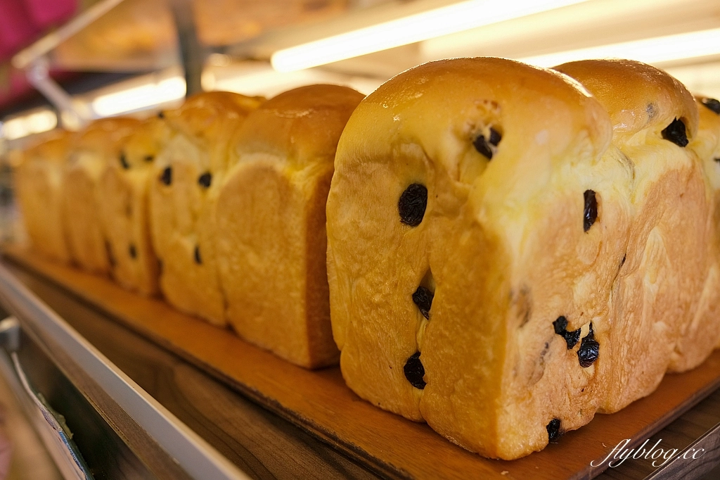 雲林林內｜永光餅行．超邪惡的爆漿菠蘿麵包，雲林在地50年團購美食 @飛天璇的口袋