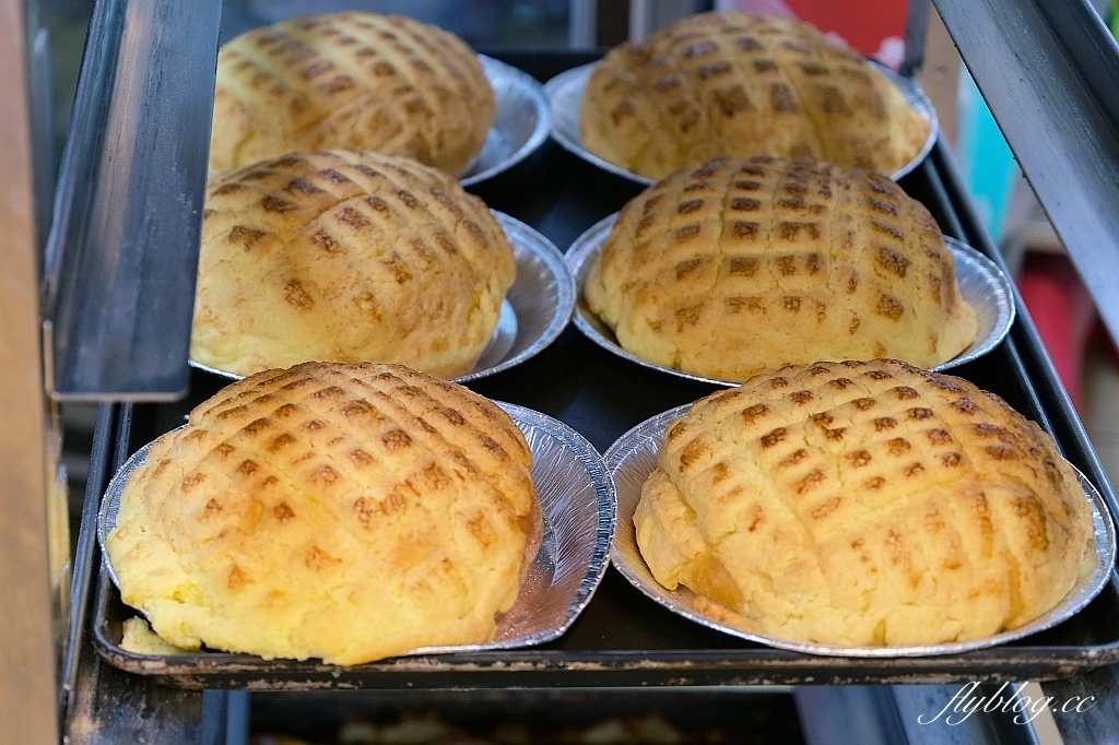 雲林林內｜永光餅行．超邪惡的爆漿菠蘿麵包，雲林在地50年團購美食 @飛天璇的口袋