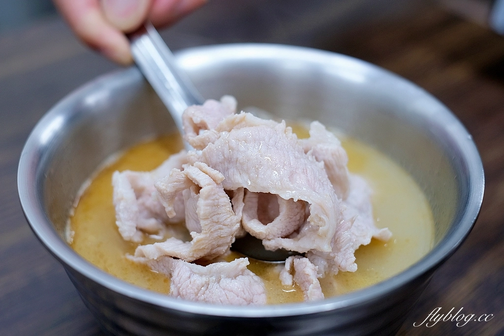 台北中正｜阿男麻油雞，米其林推薦街頭小吃，南機場夜市人氣麻油雞攤 @飛天璇的口袋
