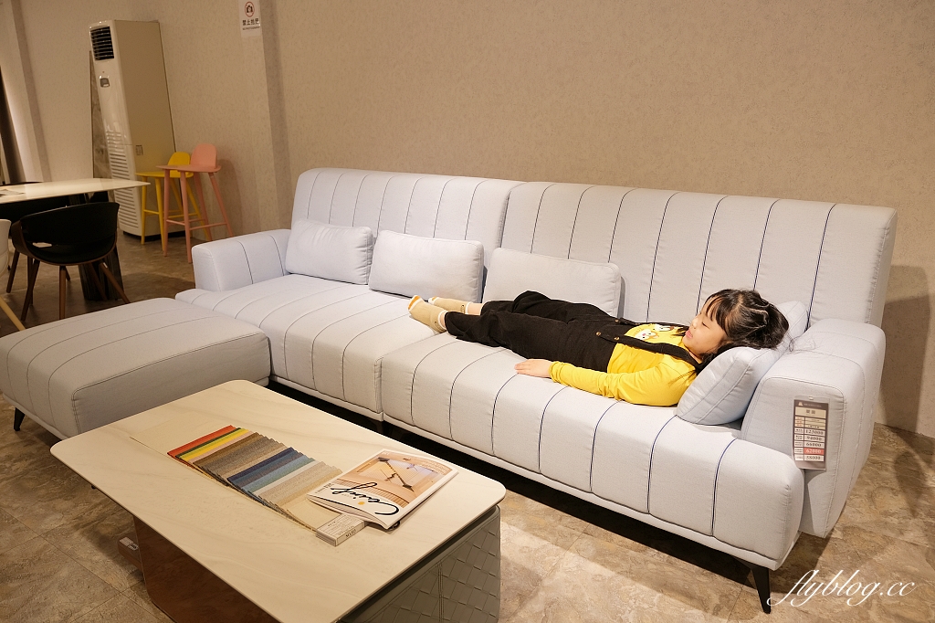台中西屯｜沙發先生家居，擁有自家工廠的沙發體驗館，可以量身訂作的沙發客製化服務 @飛天璇的口袋