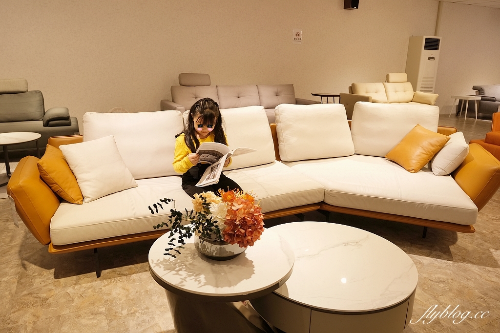 台中西屯｜沙發先生家居，擁有自家工廠的沙發體驗館，可以量身訂作的沙發客製化服務 @飛天璇的口袋