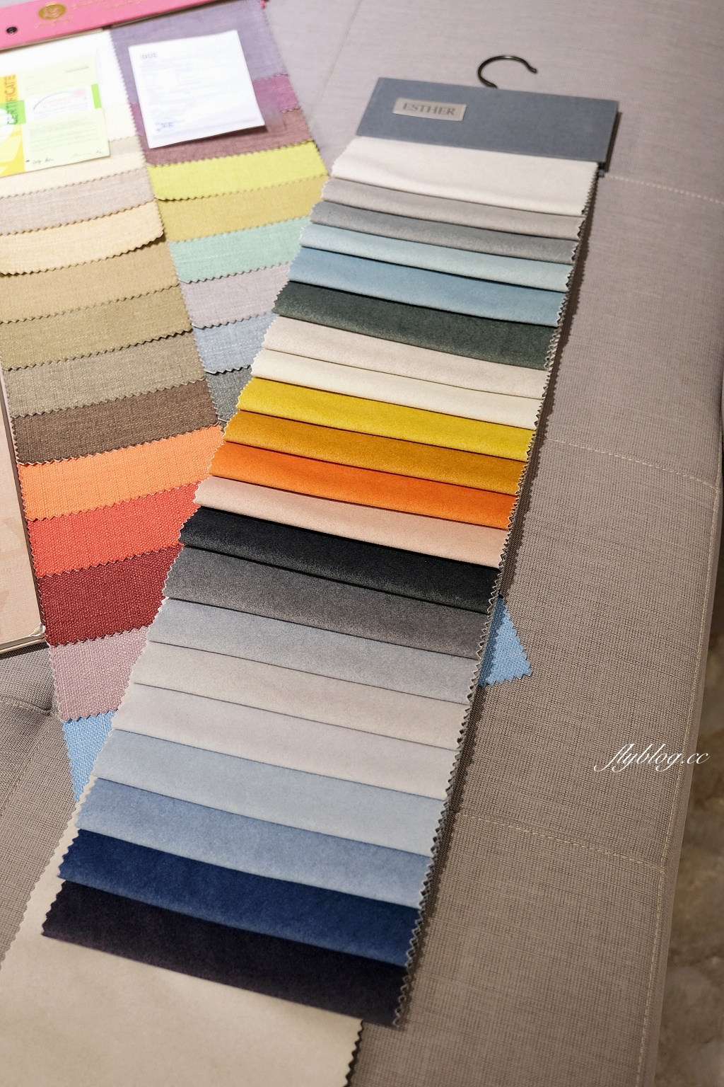 台中西屯｜沙發先生家居，擁有自家工廠的沙發體驗館，可以量身訂作的沙發客製化服務 @飛天璇的口袋