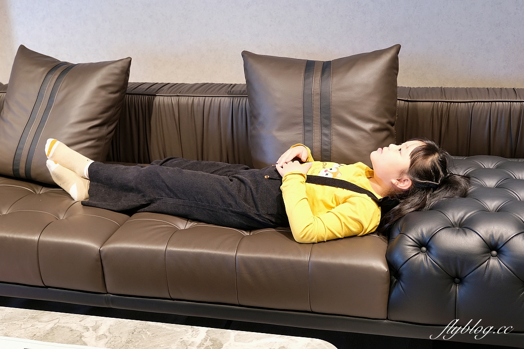 台中西屯｜沙發先生家居，擁有自家工廠的沙發體驗館，可以量身訂作的沙發客製化服務 @飛天璇的口袋