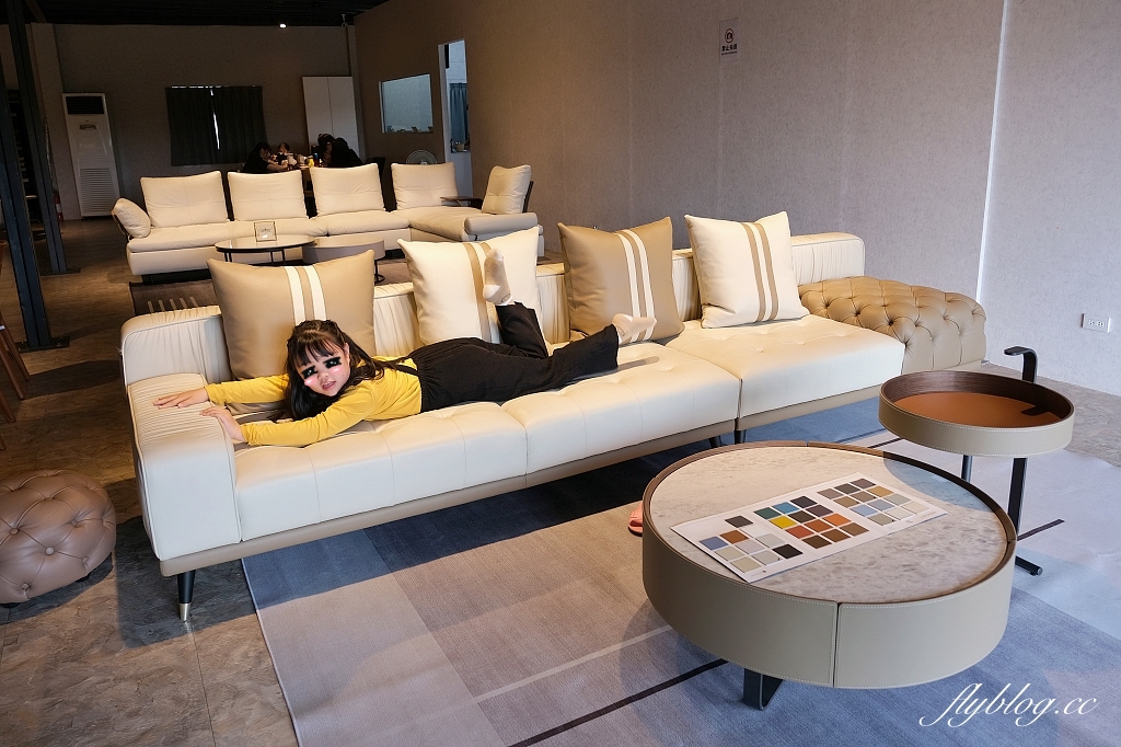 台中西屯｜沙發先生家居，擁有自家工廠的沙發體驗館，可以量身訂作的沙發客製化服務 @飛天璇的口袋