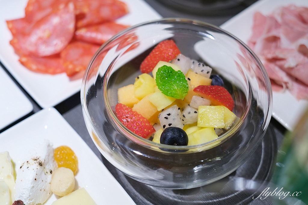 台北中山｜Hotel MVSA 慕舍酒店，Happy Hour點心酒類無限享用，早餐也可以吃得到米其林一星料理 @飛天璇的口袋