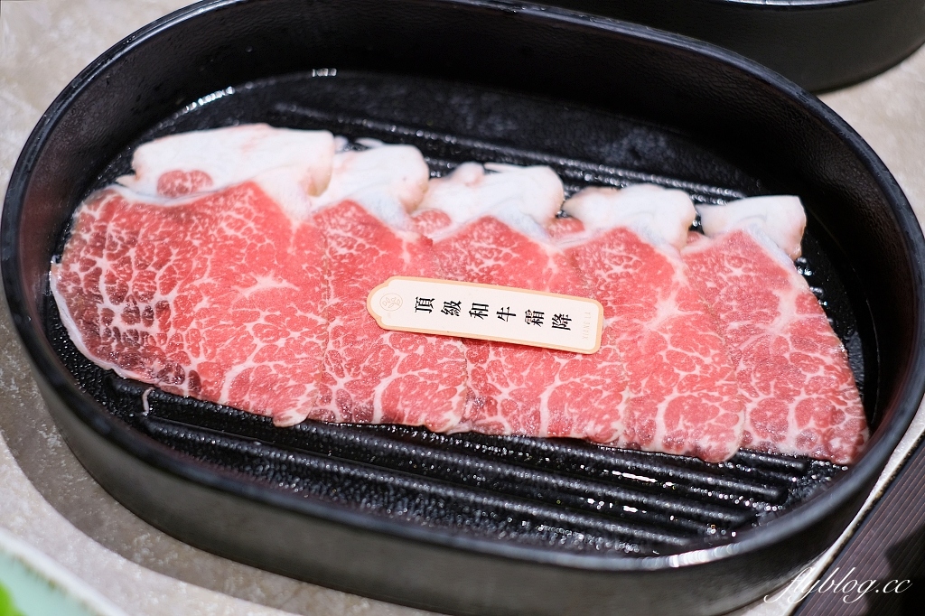 台中南屯｜嚮辣牛和麻辣鍋，超過100種火鍋自助吧，898元以上和牛吃到飽 @飛天璇的口袋