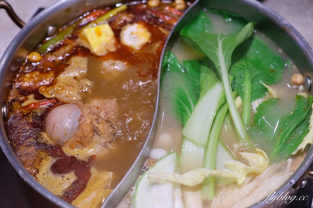 台中南屯｜嚮辣牛和麻辣鍋，超過100種火鍋自助吧，898元以上和牛吃到飽 @飛天璇的口袋