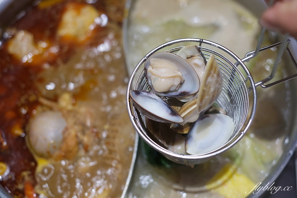 台中南屯｜嚮辣牛和麻辣鍋，超過100種火鍋自助吧，898元以上和牛吃到飽 @飛天璇的口袋