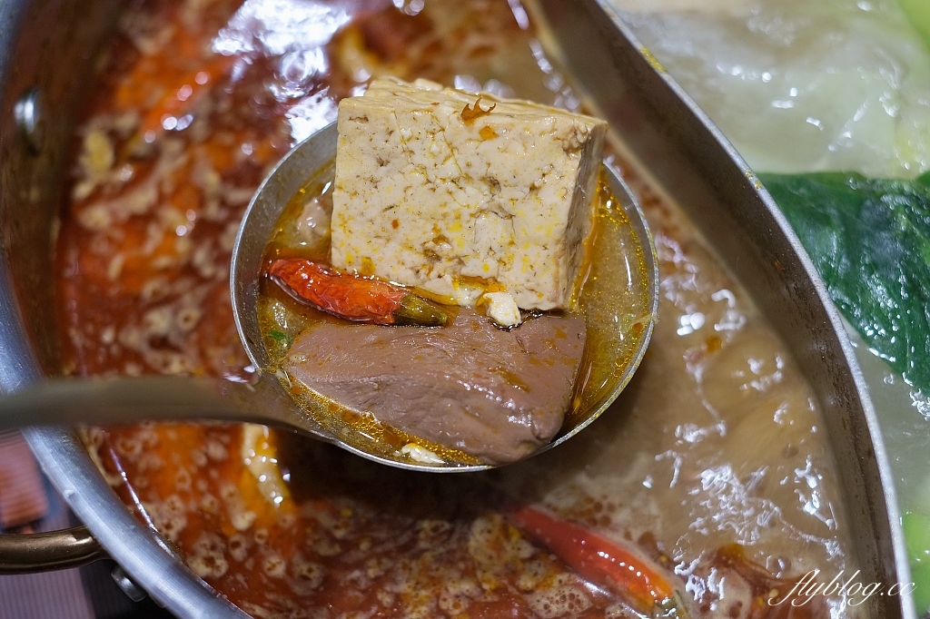 台中南屯｜嚮辣牛和麻辣鍋，超過100種火鍋自助吧，898元以上和牛吃到飽 @飛天璇的口袋