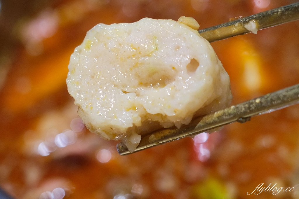 台中南屯｜嚮辣牛和麻辣鍋，超過100種火鍋自助吧，898元以上和牛吃到飽 @飛天璇的口袋