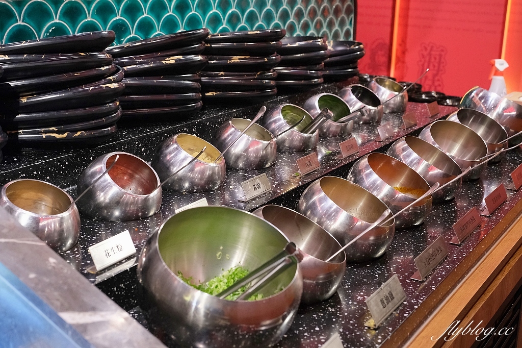 台中南屯｜嚮辣牛和麻辣鍋，超過100種火鍋自助吧，898元以上和牛吃到飽 @飛天璇的口袋