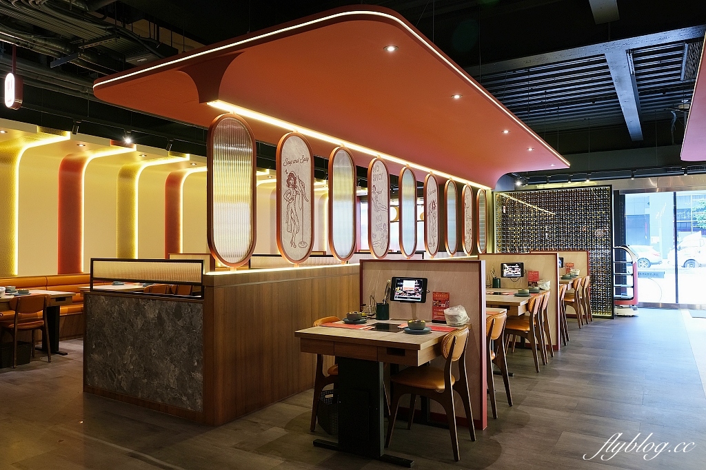 台中南屯｜嚮辣牛和麻辣鍋，超過100種火鍋自助吧，898元以上和牛吃到飽 @飛天璇的口袋