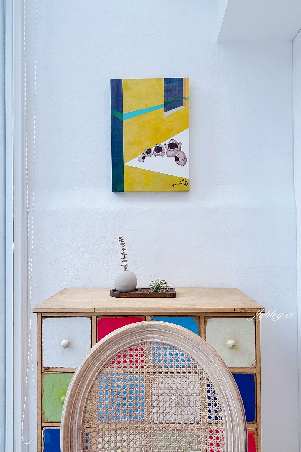 台中西區｜L’espace 老陳小圓法漢堡專賣店，老陳搬家了，國美館商圈侘寂風白色復古小洋房 @飛天璇的口袋