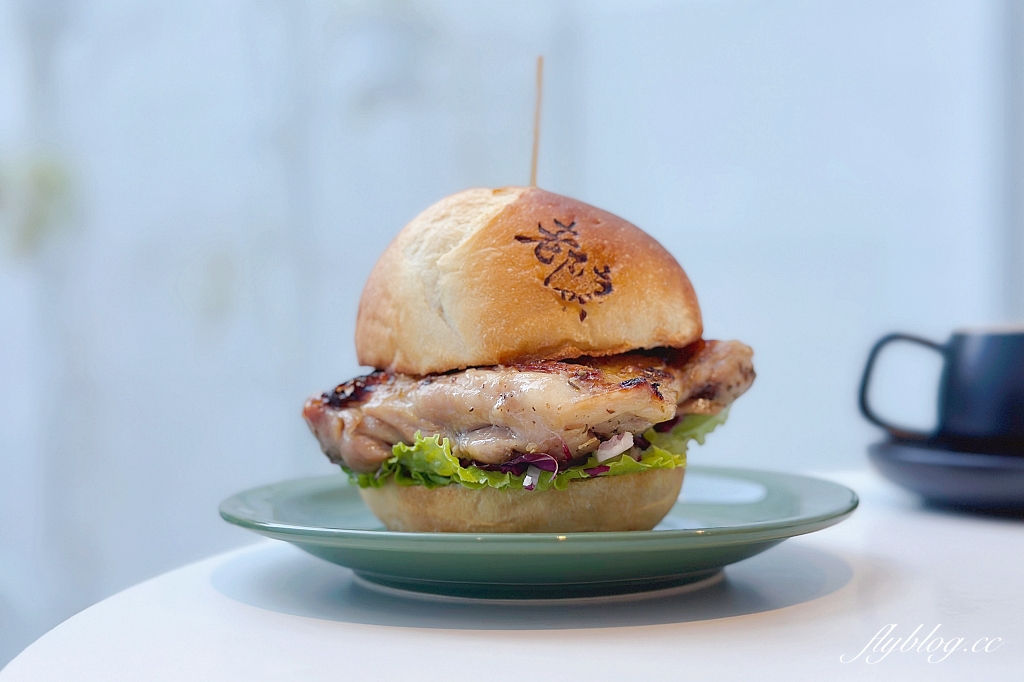 台中西區｜L’espace 老陳小圓法漢堡專賣店，老陳搬家了，國美館商圈侘寂風白色復古小洋房 @飛天璇的口袋