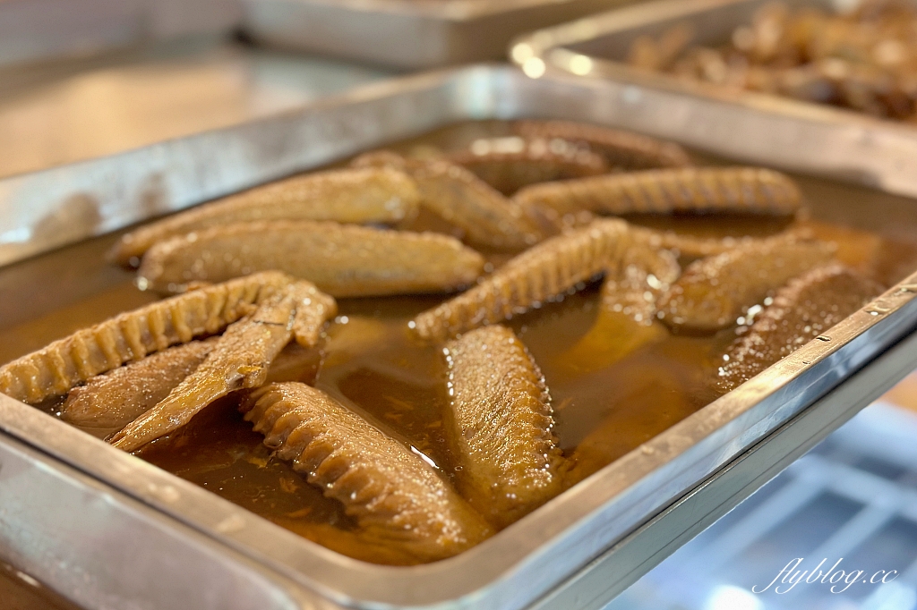 台中中區｜義美餅店，被麵包耽誤的滷味店，學生時期綠川東街搭公車時的點心 @飛天璇的口袋