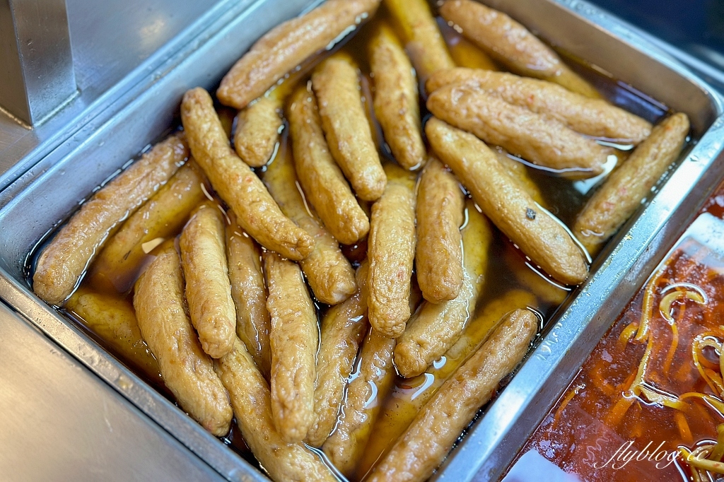 台中中區｜義美餅店，被麵包耽誤的滷味店，學生時期綠川東街搭公車時的點心 @飛天璇的口袋