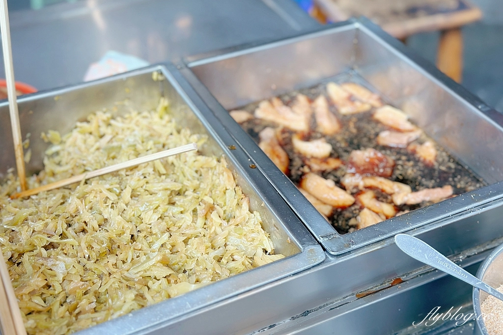 台中西區｜吳記割包四神湯，隱身向上市場的刈包店，肥肉適中軟Q好吃 @飛天璇的口袋