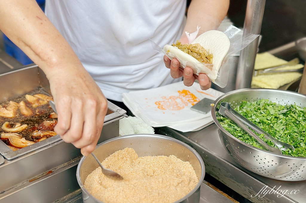 台中西區｜吳記割包四神湯，隱身向上市場的刈包店，肥肉適中軟Q好吃 @飛天璇的口袋