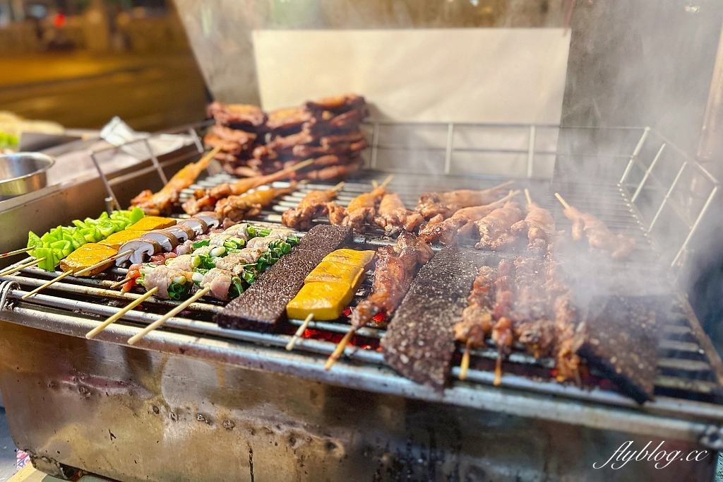 台中中區｜林家烤肉，中華夜市裡的隱藏版美食，營業超過50年的人氣烤肉攤 @飛天璇的口袋