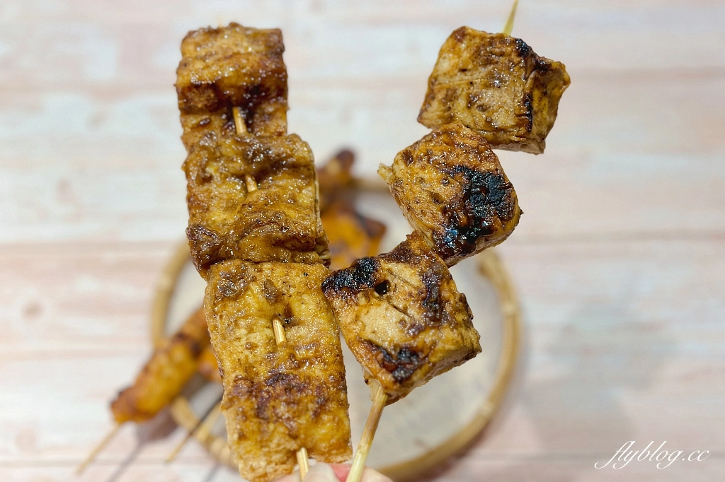 台中中區｜林家烤肉，中華夜市裡的隱藏版美食，營業超過50年的人氣烤肉攤 @飛天璇的口袋