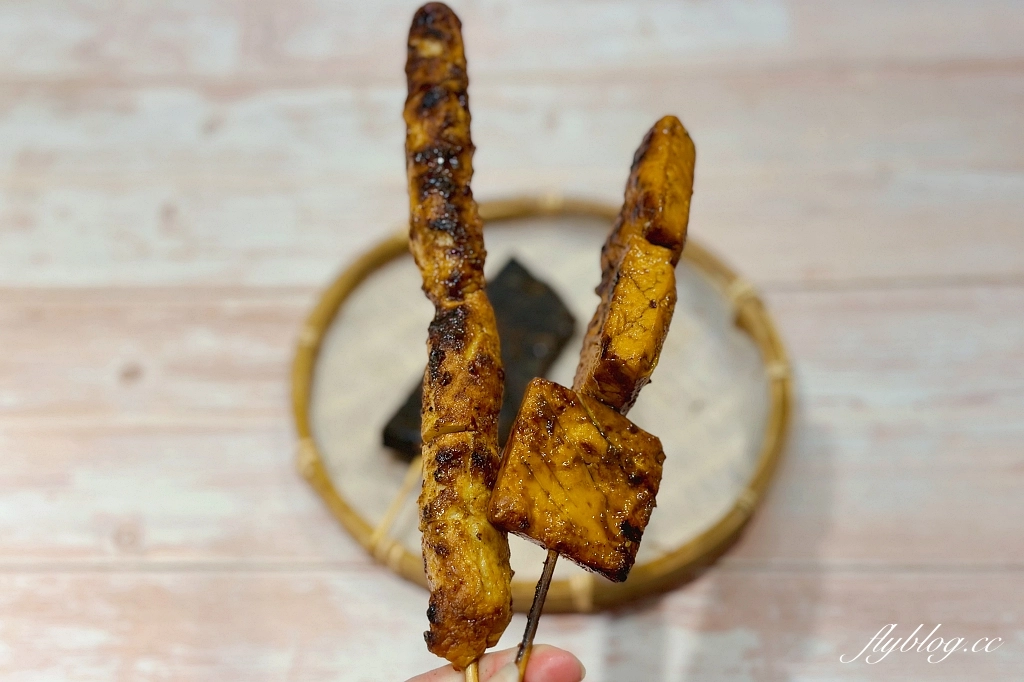 台中中區｜林家烤肉，中華夜市裡的隱藏版美食，營業超過50年的人氣烤肉攤 @飛天璇的口袋