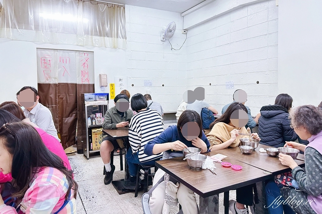 台北中正｜阿男麻油雞，米其林推薦街頭小吃，南機場夜市人氣麻油雞攤 @飛天璇的口袋