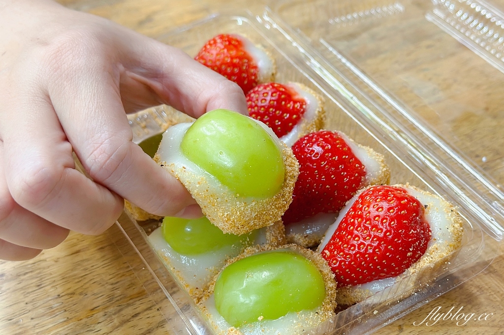 台北中正｜Q麻吉古早味麻糬．南機場夜市最夯的排隊麻糬，季節限定草莓葡萄大福 @飛天璇的口袋