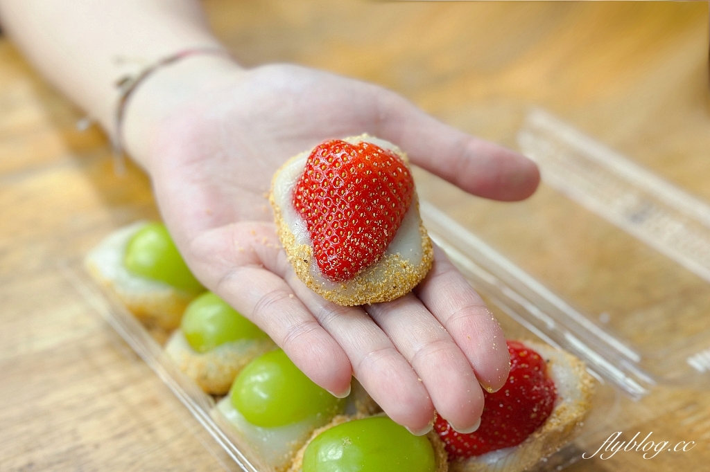 台北中正｜Q麻吉古早味麻糬．南機場夜市最夯的排隊麻糬，季節限定草莓葡萄大福 @飛天璇的口袋